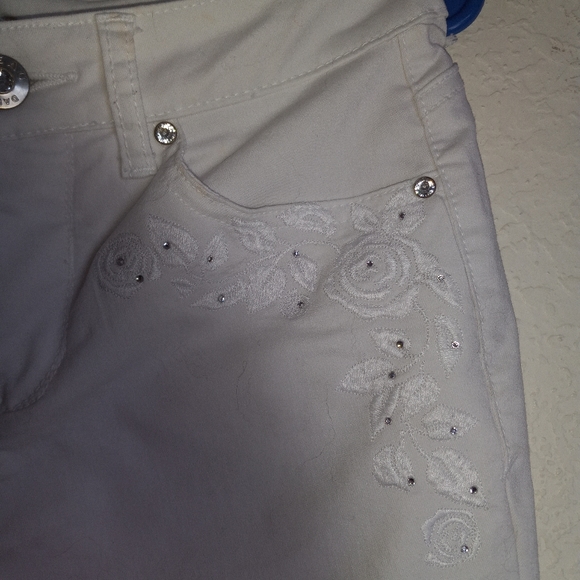 White Capri Pants - Picture 3 of 9